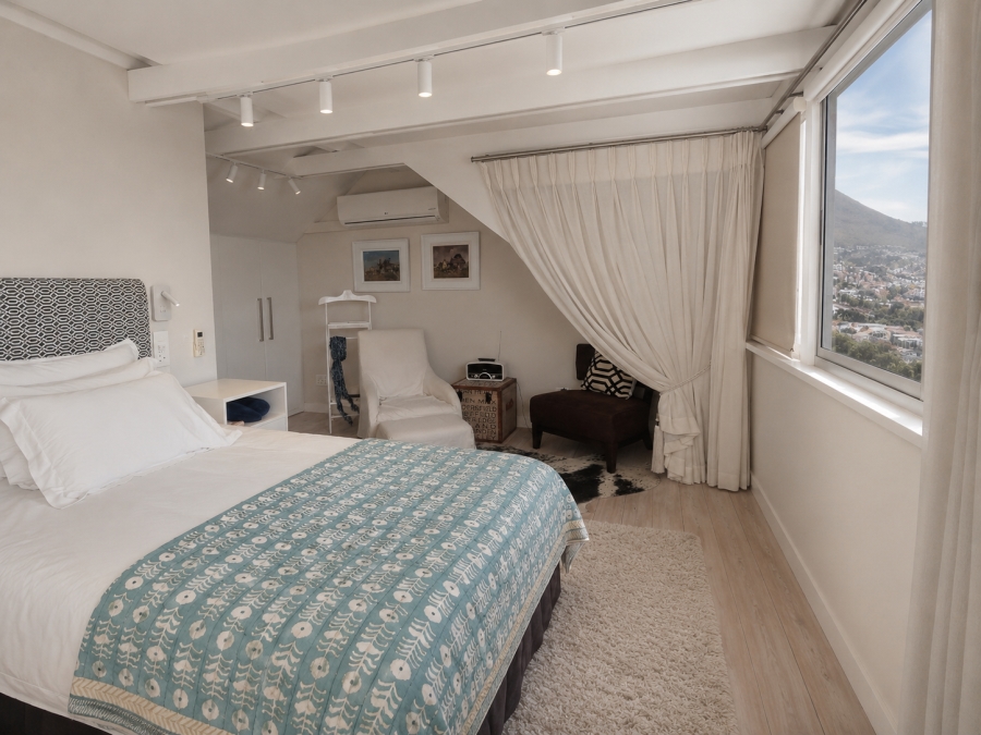 To Let 3 Bedroom Property for Rent in Vredehoek Western Cape